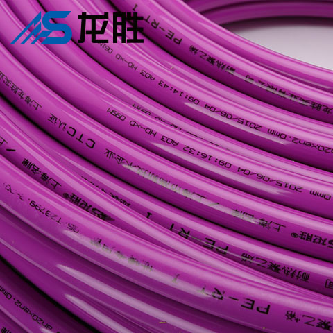 地?zé)徜伒匕搴眠€是地磚好？4大點(diǎn)全方位評(píng)測(cè)助你選擇！