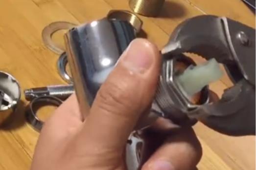 360旋轉水龍頭拆卸圖解,4個步驟輕松拆卸所有配件! 360旋轉水龍頭拆卸圖解,4個步驟輕松拆卸所有配件!